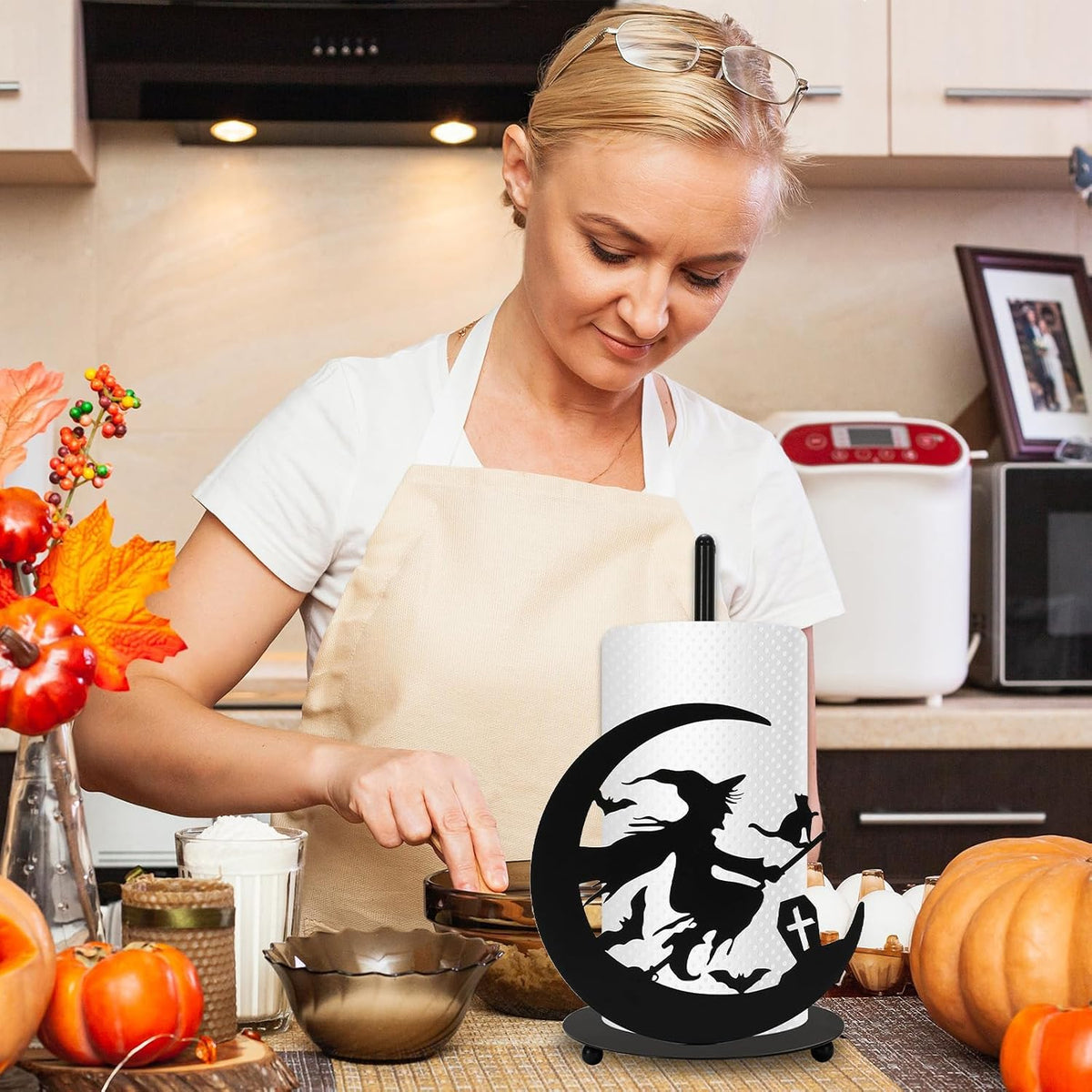 Halloween Paper Towel Holder Black Witch Kitchen Decor Accessories Metal Towel Holder Stand for Home Bathroom Countertop Decor